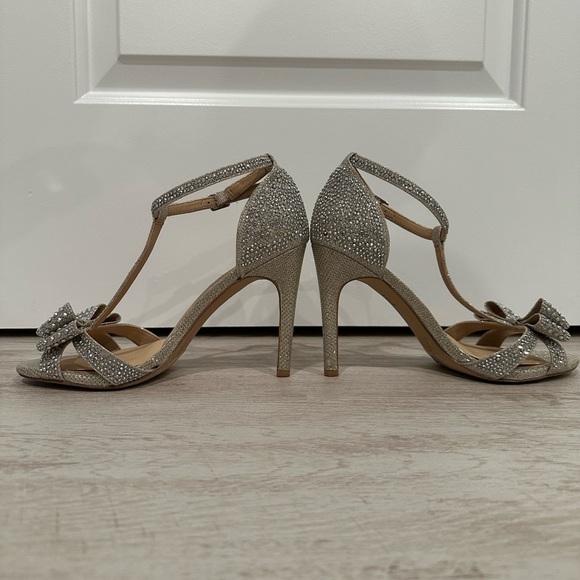 Crystal Bow Heels - Picture 2 of 7